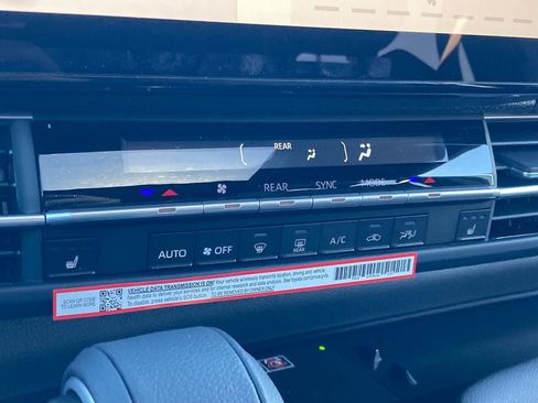 New 2026 Toyota Sienna XLE Woodland Edition AWD/4WD image 27