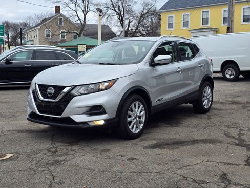 Used 2020 Nissan Rogue Sport SV w/ All-Weather Package AWD/4WD image 3