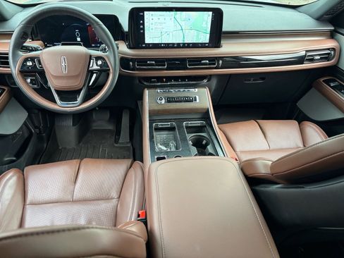 Used 2025 Lincoln Aviator Reserve w/ Equipment Group 201A image 18