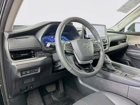 Certified 2024 Toyota Grand Highlander Platinum image 9