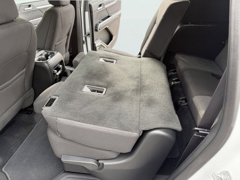 Used 2025 GMC Acadia Elevation image 19