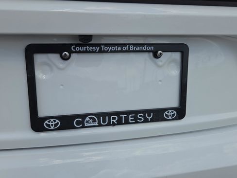 Certified 2022 Toyota Corolla LE FWD image 5