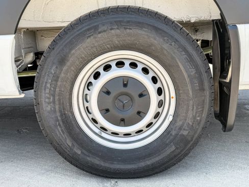 New 2024 Mercedes-Benz eSprinter 170 Cargo image 8