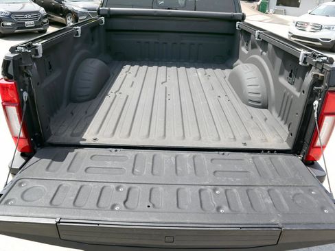 Used 2021 Ford F250 Lariat AWD/4WD image 6