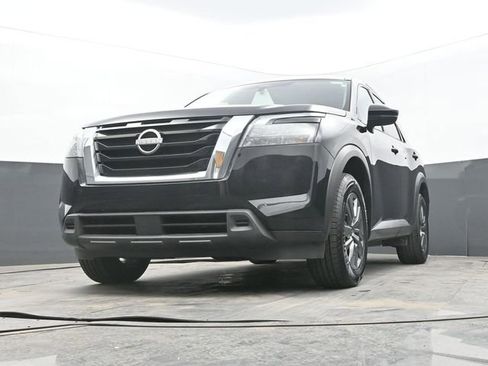 Used 2025 Nissan Pathfinder SV image 54