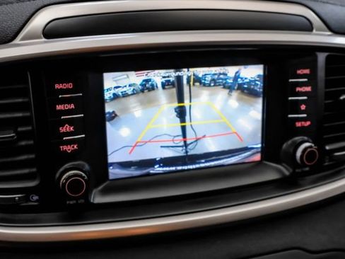 Used 2020 Kia Sorento L image 24