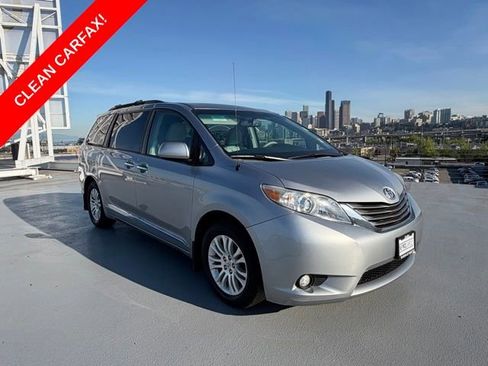 Used 2012 Toyota Sienna XLE FWD image 1