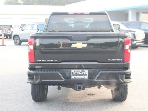 Used 2022 Chevrolet Silverado 2500 Custom w/ Custom Value Package AWD/4WD image 6