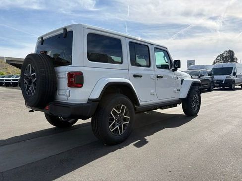 New 2026 Jeep Wrangler Unlimited Sahara AWD/4WD image 7