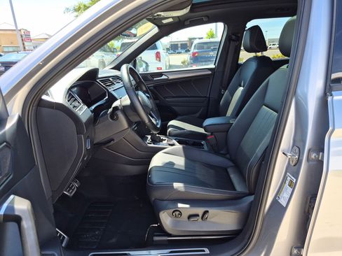 Used 2024 Volkswagen Tiguan SE R-Line AWD/4WD image 18