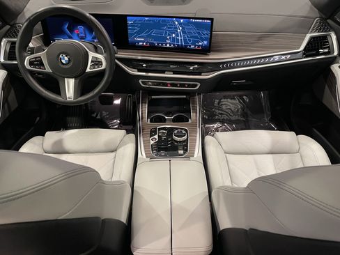 Certified 2025 BMW X7 xDrive40i w/ Executive Package AWD/4WD image 16