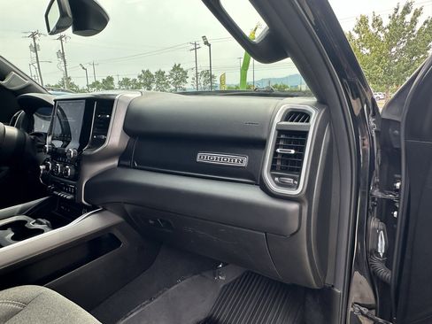 Used 2019 RAM 1500 Big Horn AWD/4WD image 16