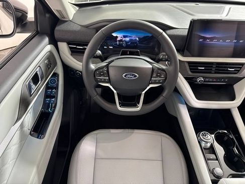 New 2026 Ford Explorer Platinum w/ LUX Leather Package AWD/4WD image 18