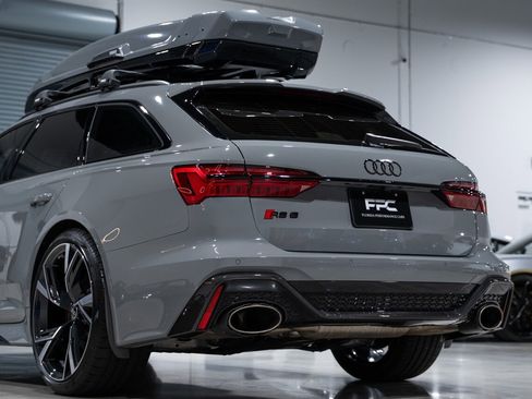 Used 2022 Audi RS 6 4.0T quattro Avant w/ Carbon Optic Package image 17