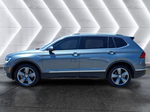 Used 2021 Volkswagen Tiguan SEL FWD image 2