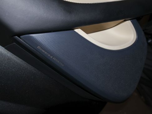 Used 2018 McLaren 570S RWD image 17