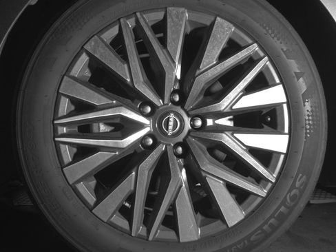 Used 2025 Nissan Altima 2.5 SV image 12