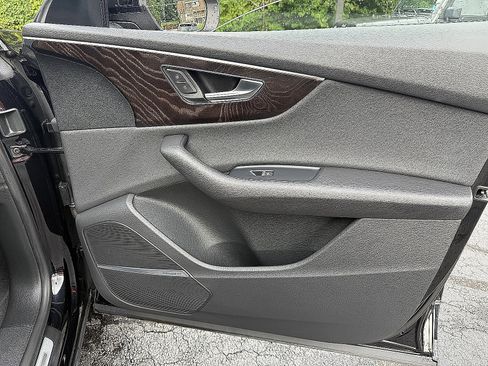 Used 2021 Audi Q8 Premium Plus w/ Premium Plus Package AWD/4WD image 15