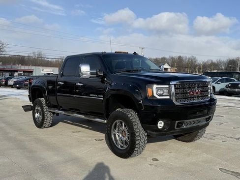 Used 2012 GMC Sierra 2500 Denali w/ Suspension Package, Off-Road image 17