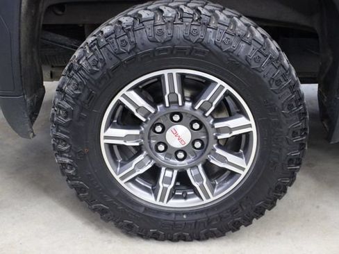 Used 2024 GMC Sierra 1500 AT4 w/ Technology Package AWD/4WD image 60