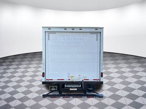 Used 2018 Ford E-350 and Econoline 350 Super Duty RWD image 9
