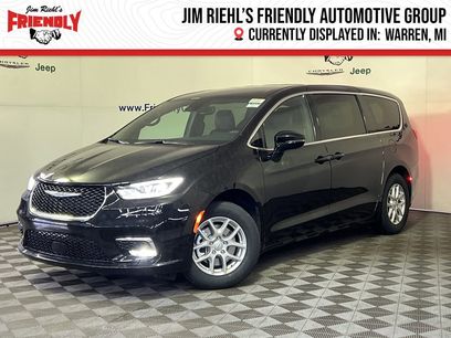 New 2026 Chrysler Pacifica Select