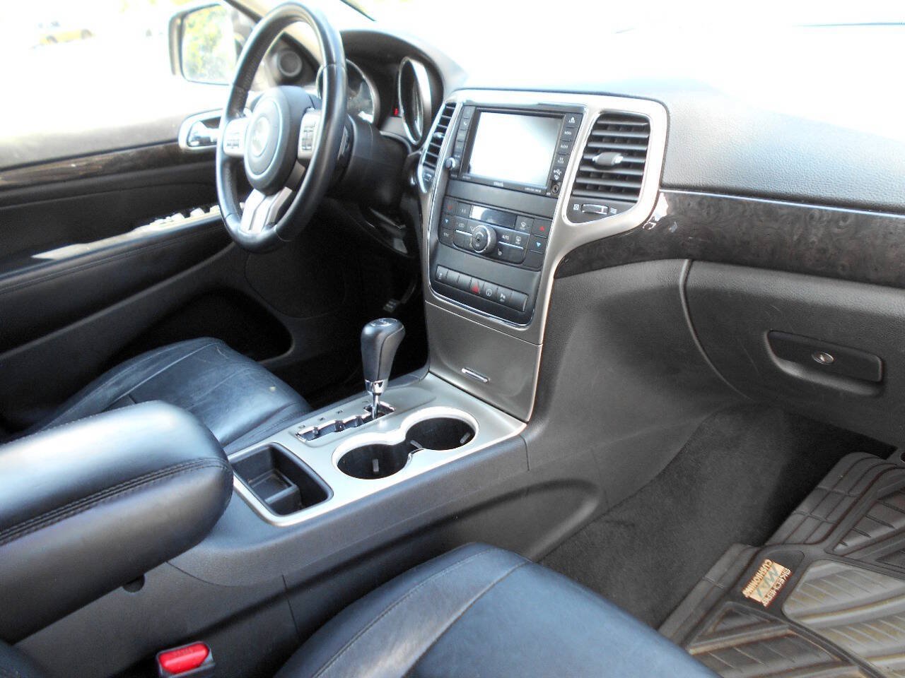 Used 2013 Jeep Grand Cherokee Laredo AWD/4WD image 19