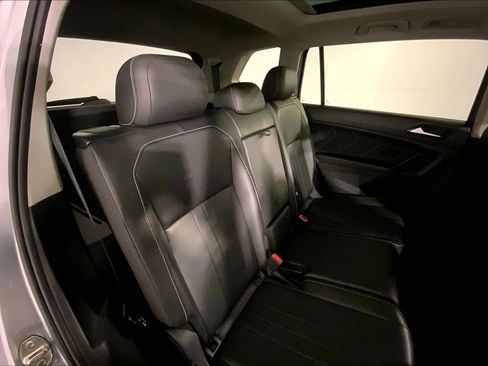 Used 2023 Volkswagen Tiguan SE w/ Panoramic Sunroof Package FWD image 23
