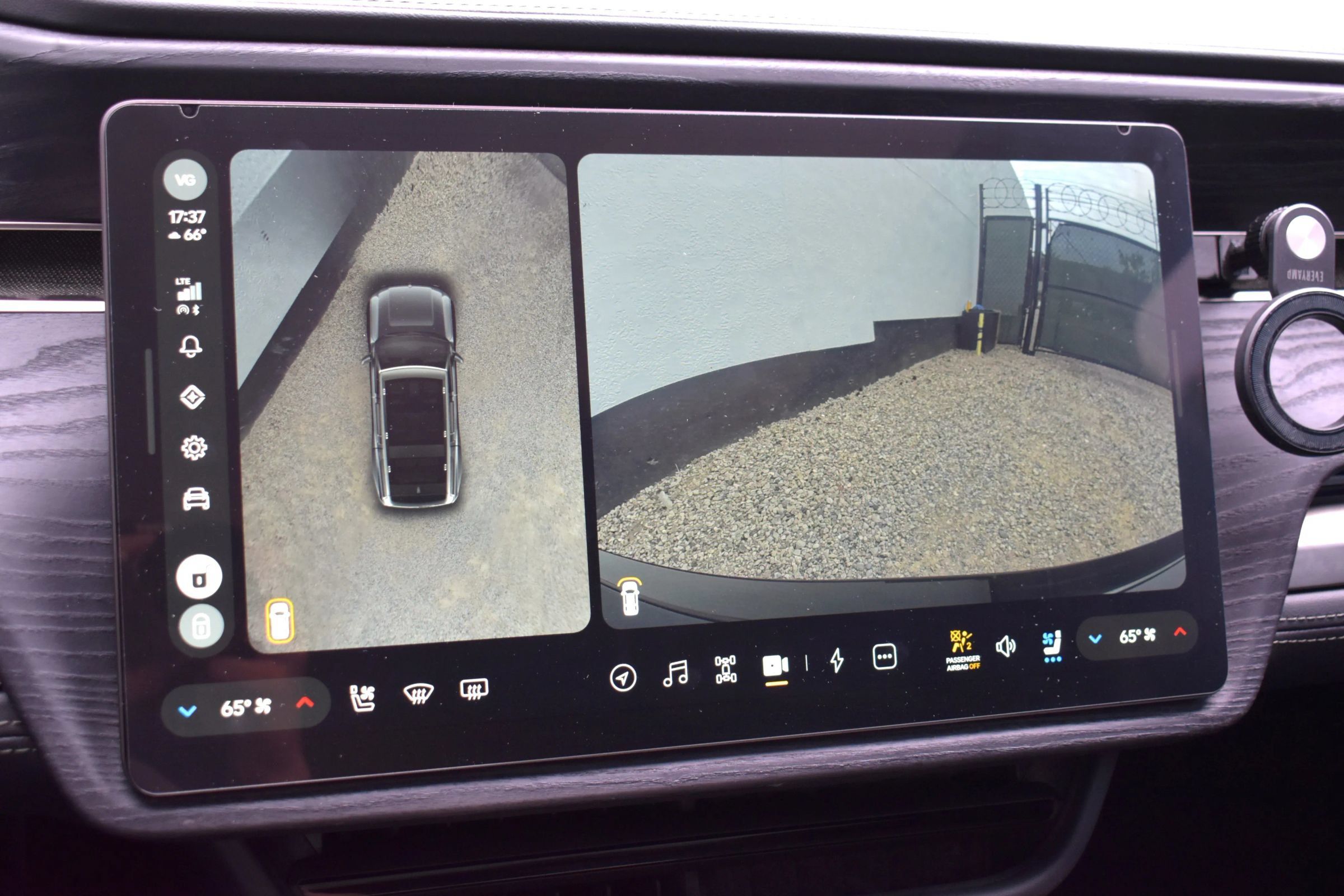 Used 2025 Rivian R1S Adventure Dual AWD/4WD image 19