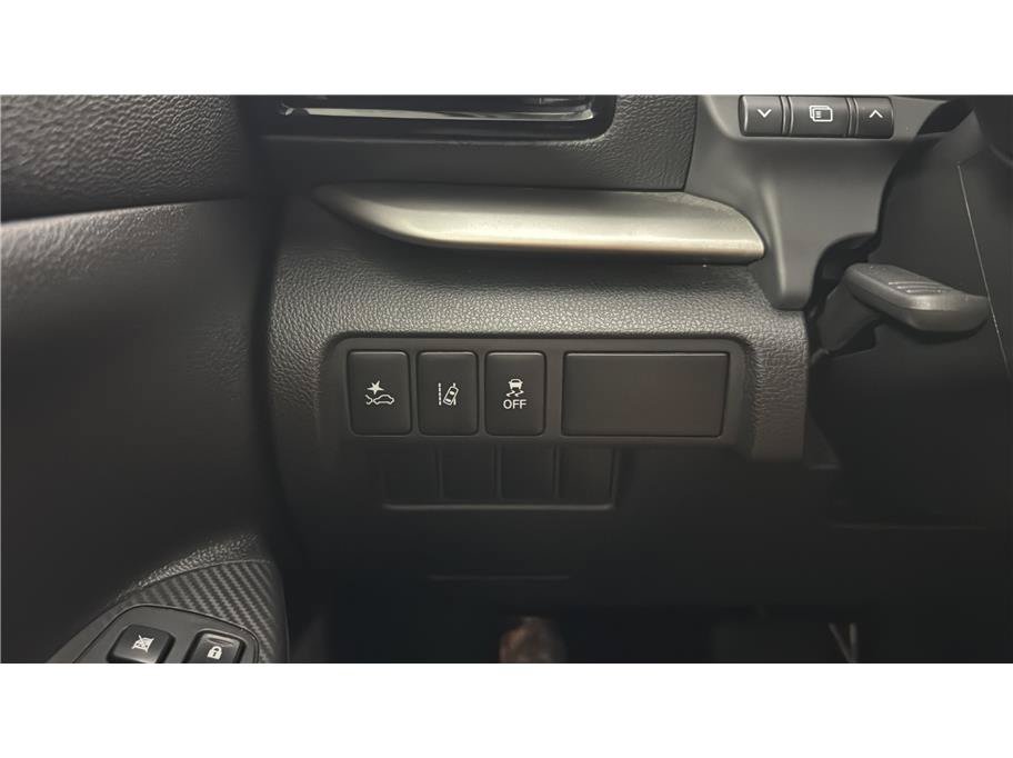 Used 2022 Mitsubishi Eclipse Cross SE FWD image 32