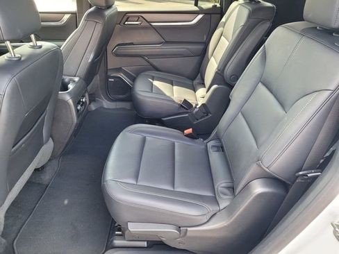 Used 2024 GMC Acadia Elevation image 8