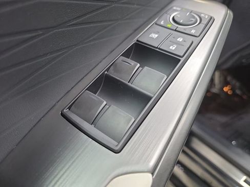 Used 2025 Lexus IS 500 RWD image 27