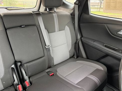 Used 2025 Chevrolet Blazer LT FWD image 37
