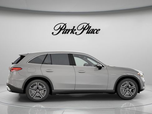 Used 2026 Mercedes-Benz GLC 300 4MATIC image 25