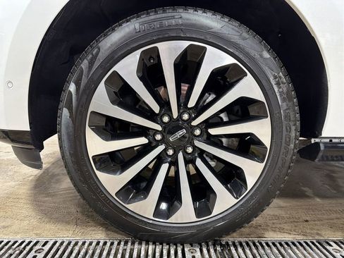 Certified 2023 Lincoln Navigator L Reserve image 19