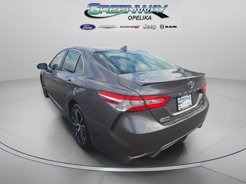 Used 2020 Toyota Camry SE image 5