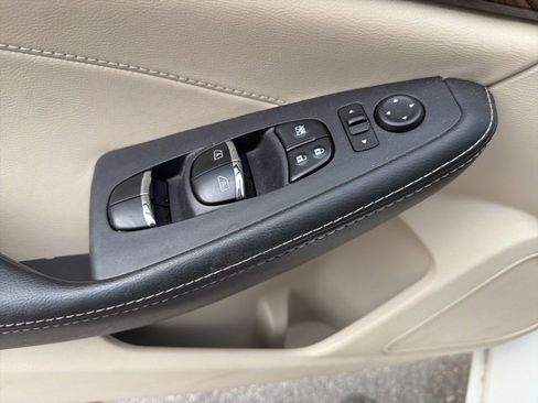 Used 2017 Nissan Maxima Platinum w/ Medallion Package image 11