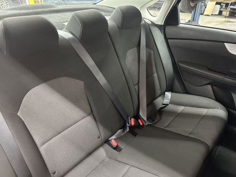 Used 2023 Kia Forte LXS w/ LXS Technology Package image 8