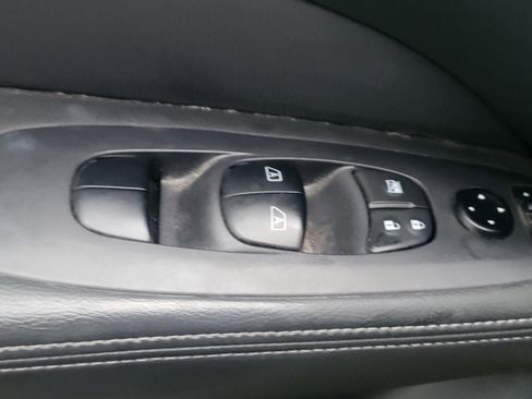 Used 2020 Nissan Pathfinder Platinum image 15