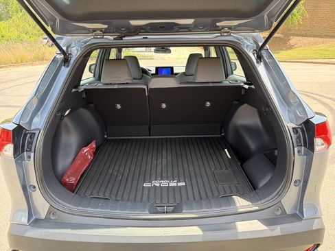 Used 2023 Toyota Corolla Cross S AWD/4WD image 18