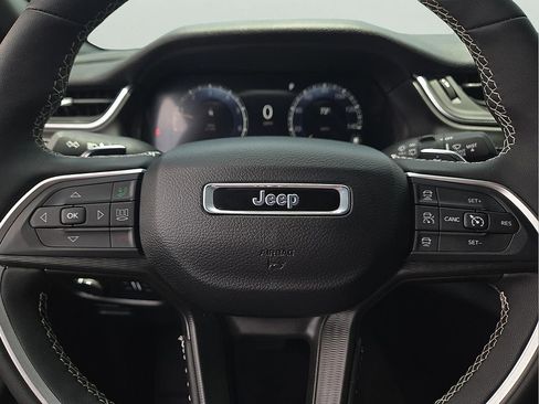 Used 2024 Jeep Grand Cherokee L Altitude AWD/4WD image 20