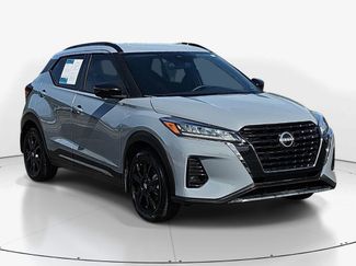 Used 2023 Nissan Kicks SR FWD video 3