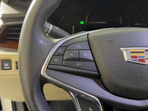 Used 2017 Cadillac XT5 Luxury w/ Driver Awareness Package FWD image 18