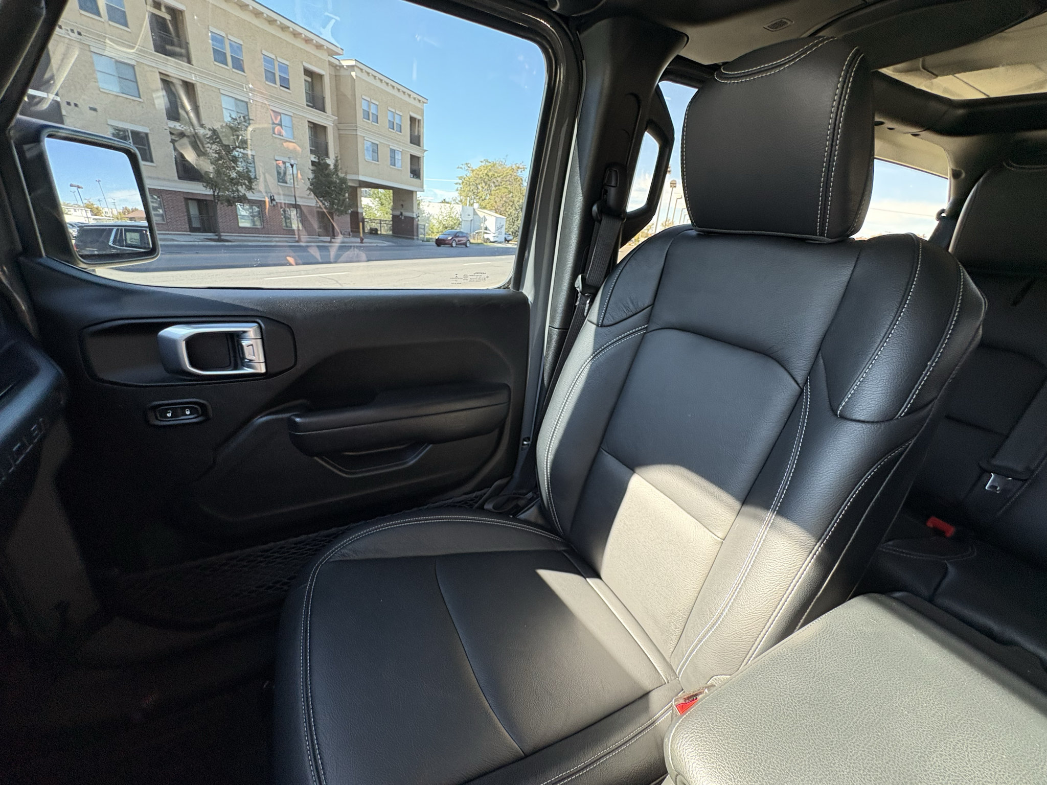 Used 2023 Jeep Wrangler Unlimited Sport AWD/4WD image 33