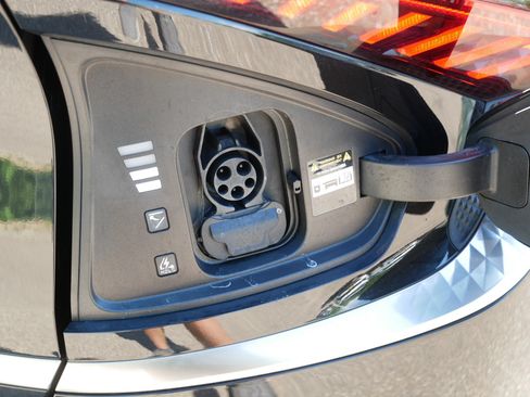 Certified 2023 Kia EV6 Wind w/ Wind Technology Package AWD/4WD image 37