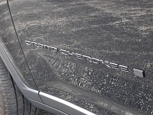 Used 2023 Jeep Grand Cherokee L Laredo AWD/4WD image 31