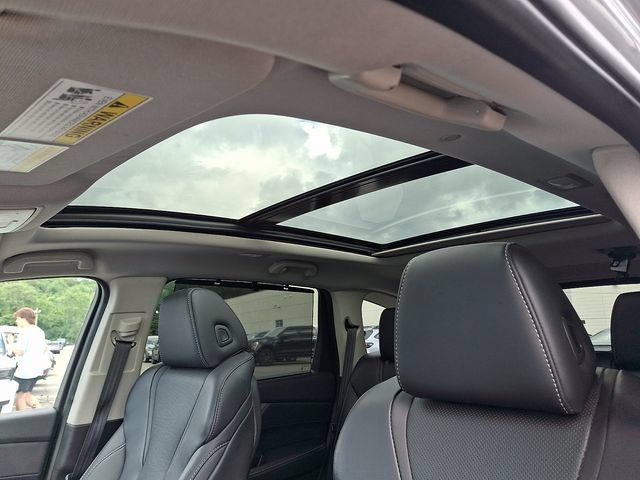 Used 2023 Acura MDX w/ Technology Package AWD/4WD image 16