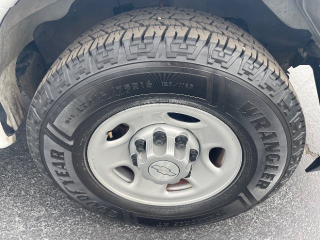 Used 2020 Chevrolet Express 2500 RWD image 21