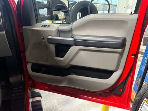 Used 2022 Ford F350 XLT w/ XLT Premium Package image 37