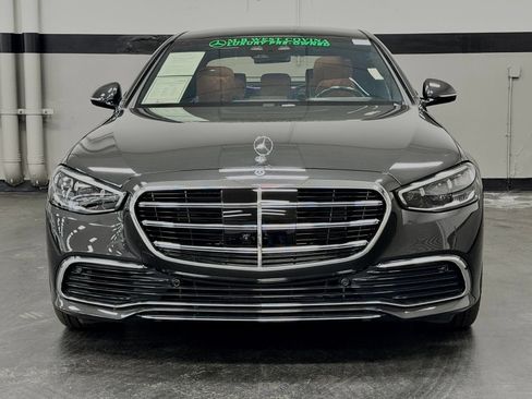 Used 2024 Mercedes-Benz S 580 4MATIC Sedan image 3